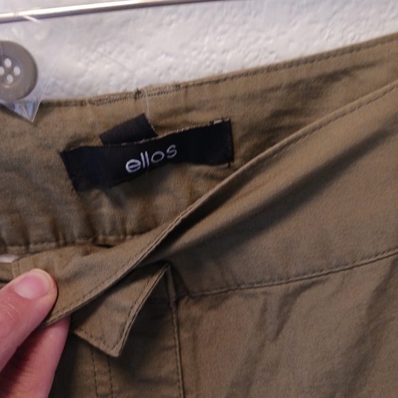 Women’s ELLOS Army Green Cargo Shorts 16 - Picture 3 of 9